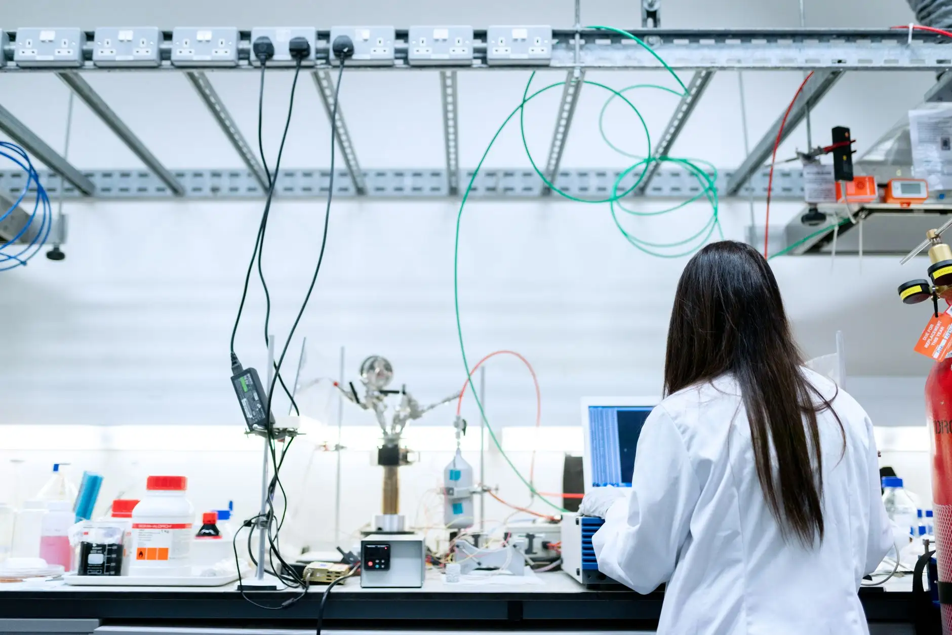 植发医师临床案例教学体系在技术培训中的应用实践